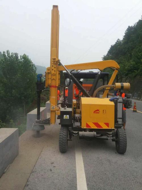 湖南地質(zhì)勘探錨桿鉆機(jī) 渦輪增壓邊坡支護(hù)機(jī) 山區(qū)公路護(hù)欄安裝機(jī)