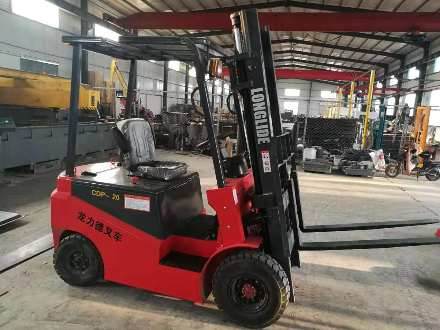 德州 龍力德CPD-20T 助力轉(zhuǎn)向電動(dòng)叉車(chē) 環(huán)保叉車(chē)