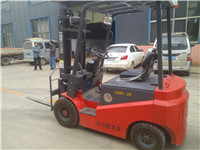 大功率電動四輪重式叉車CPD-15T1.5噸叉車 動力十足