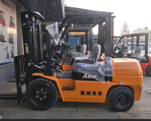 廣州捷誠：內燃平衡重式叉車(A系列) (CPCD30/35)