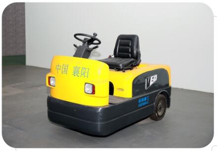 金鷹重工：QDD60座駕式電動牽引車