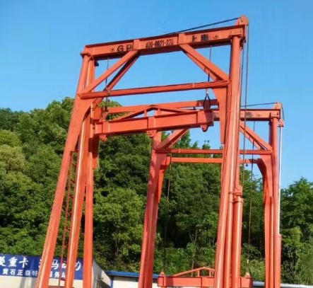 基澎：加高型型吊機(jī)BSHD300