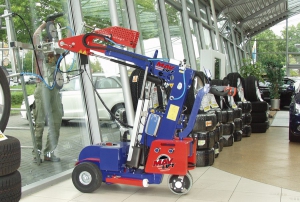 MAVLift 620 室內(nèi)玻璃機(jī)器人