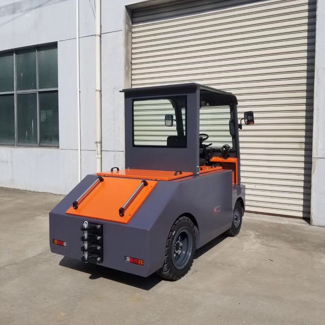 大噸位坐式電動牽引車牽引頭拖車搬運(yùn)車大量現(xiàn)貨