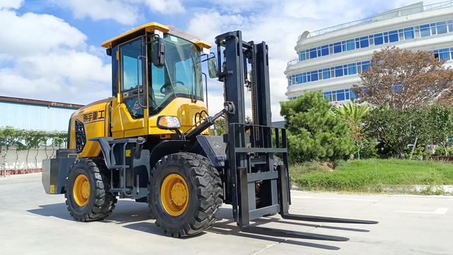 明宇重工越野叉車(chē)