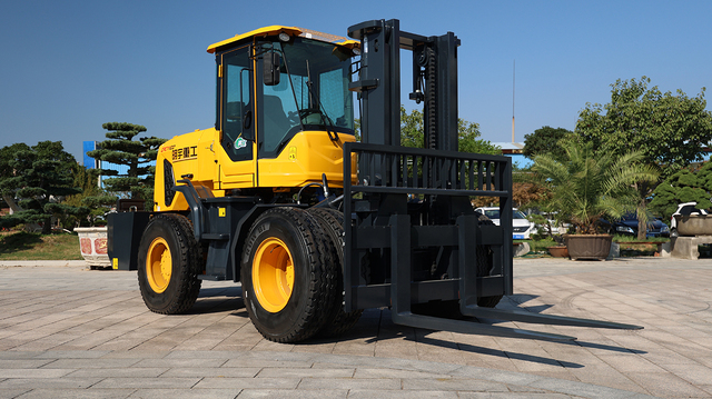 明宇10噸越野叉車