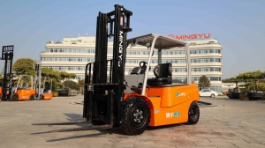 明宇B40電動平衡重式叉車