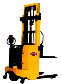 泰興晶鑫CTZ-1500電動堆高車 CTZ-1500