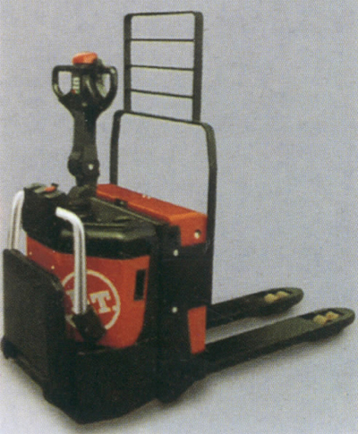 瑞典比特(BT)2噸站板式電動(dòng)托盤(pán)車(chē) LPE200