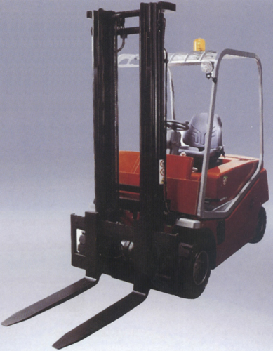 瑞典比特(BT)3噸四輪電動平衡重叉車 CBE30