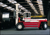 瑞典斯維叉車(SVETRUCK)25噸用于叉鋁材的叉車 25120-45