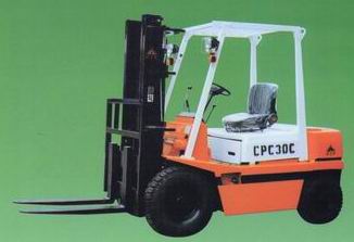 南平三泰1.5噸內(nèi)燃平衡重叉車(chē) CPC15C