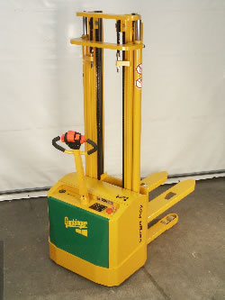 德國根克爾(genkinger)1.4噸步行式全自動電動堆高機(jī) EGV1427