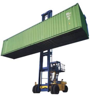 日本小松叉車(chē)(KOMATSU)空箱內(nèi)燃集裝箱平衡重叉車(chē) 集裝箱平衡重叉車(chē)