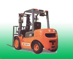 寶驪柴油平衡重叉車  