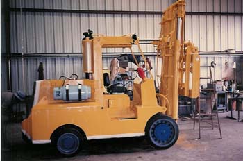 美國Apacheforlift& Equipment重箱內(nèi)燃平衡重叉車