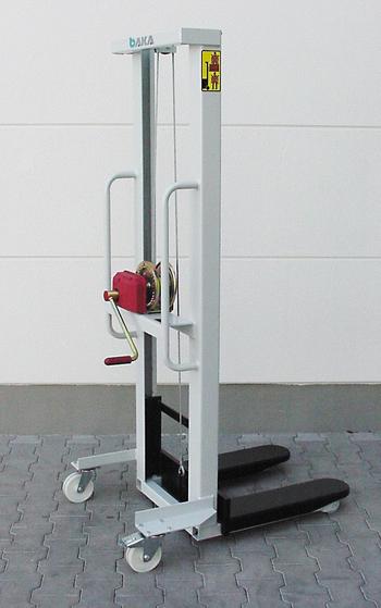 德國(guó)(BAKA)0.3-1噸手動(dòng)機(jī)械式堆高機(jī)