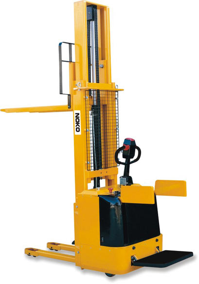 上海挪克1.2-1.5噸全電動(dòng)堆高車 A176-A185