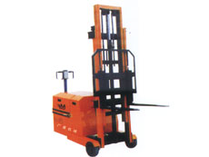 配重式全電動堆高車 GSA-10