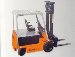 意大利卡瑞佛(CARER)R40N Rapid平衡重四輪電動(dòng)叉車(chē) R40N Rapid