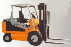 意大利卡瑞佛(CARER)R45NCR (NCFR)平衡重四輪電動(dòng)叉車 R45NCR (NCFR)