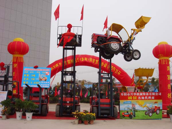 供應安叉平衡重式叉車 ＣＰＣ３０