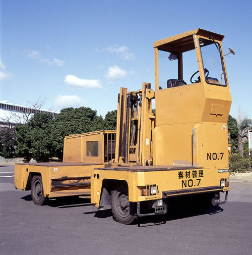 日本神鋼重型側(cè)面叉車(三)