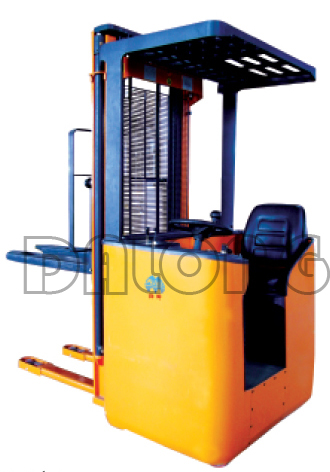 CDD1.2D或1.5D 側(cè)座式全電動(dòng)堆垛車