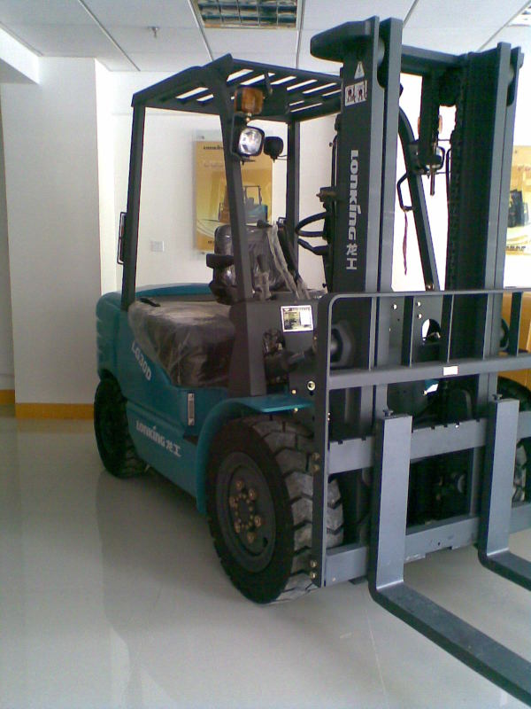 龍工叉車 LG30