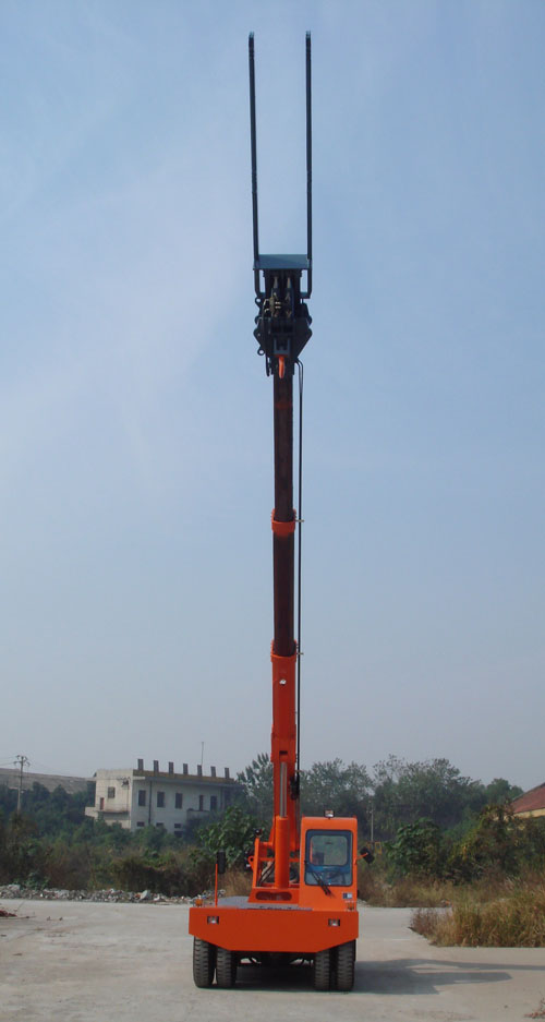 衡陽市鼎威SCZ160伸縮臂叉（吊）裝機(jī) SCZ160