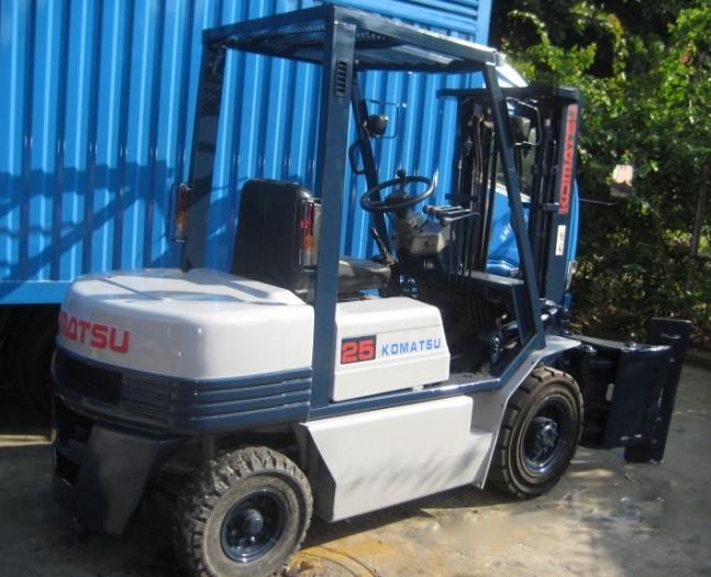 小松2.5噸抱車 有你想不到的低價(jià)