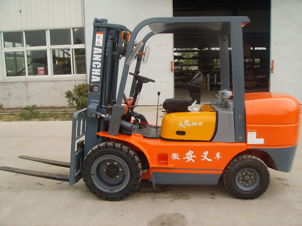 安叉2.5T內(nèi)燃平衡重叉車(chē) 2.5T