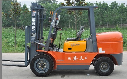 3噸內(nèi)燃叉車 CPC30