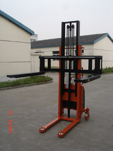 德銳泰揚:貨叉加寬半電動升高車