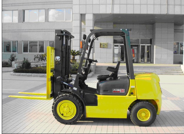 大連叉車B系列3噸內燃平衡重叉車