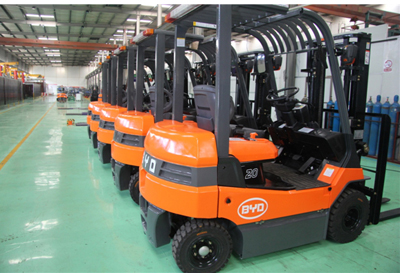 比亞迪電動叉車展示