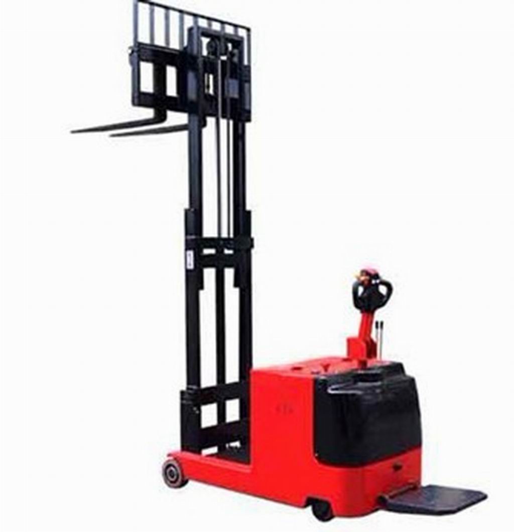 全電動堆高車 CPL