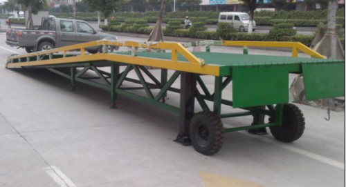 廣東從化移動(dòng)式登車橋|廣東韶關(guān)移動(dòng)式登車橋