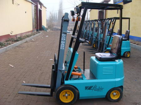 CPD400B蓄電池平衡重式叉車_3 CPD400B