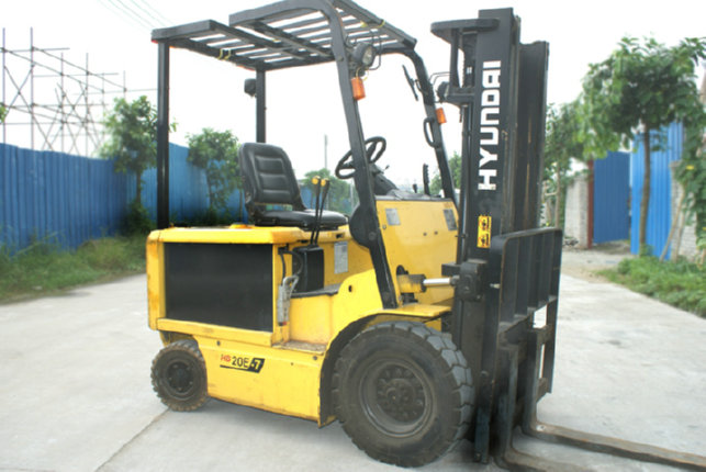 廣州現(xiàn)代電動(dòng)叉車(chē)維修出租