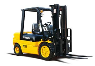 廈工2.5噸內(nèi)燃平衡重式叉車 CPC25H(XG525-D2)
