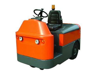 坐駕式牽引車