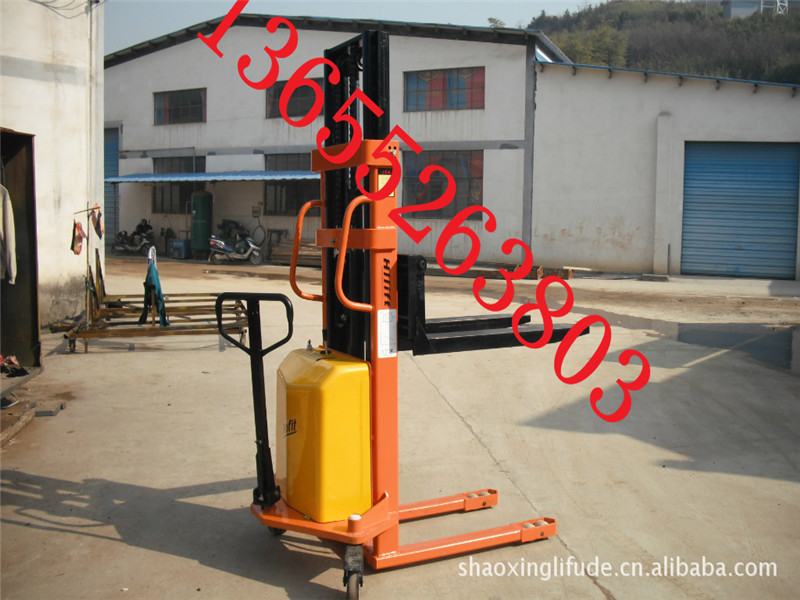 廠家直銷(xiāo)半電動(dòng)堆高車(chē) 自動(dòng)電瓶叉車(chē) 半電動(dòng)升高裝卸車(chē) 13655263803