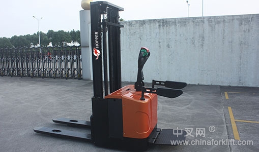 供應(yīng)合派電動堆高車CDD16 EPS電子轉(zhuǎn)向系統(tǒng)，輕便省力；激情夏日五折熱賣中 CDD16