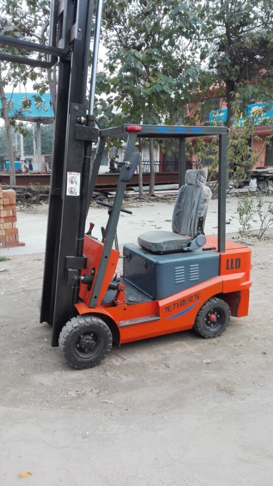 座式四輪電動叉車 四支點座式電動叉車 LLD-15