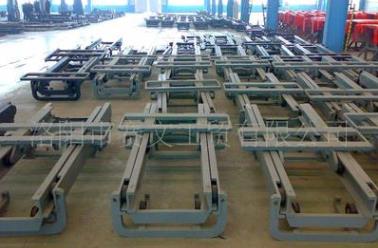 廠家 供應(yīng) 合力 杭叉 東方紅1.5-4T內(nèi)燃電動(dòng)叉車門架 總成配件