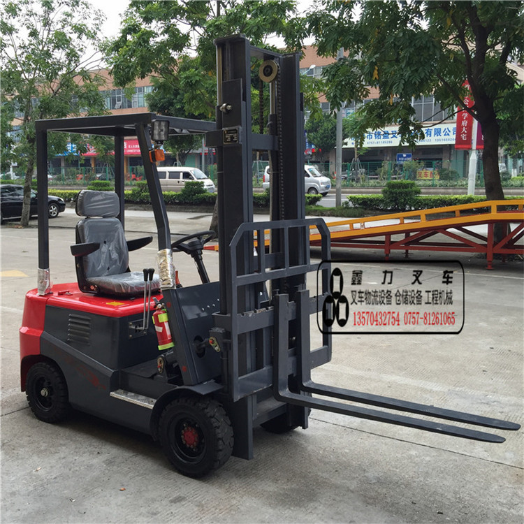 順德2噸電動(dòng)叉車(chē)現(xiàn)貨包郵送貨上門(mén)