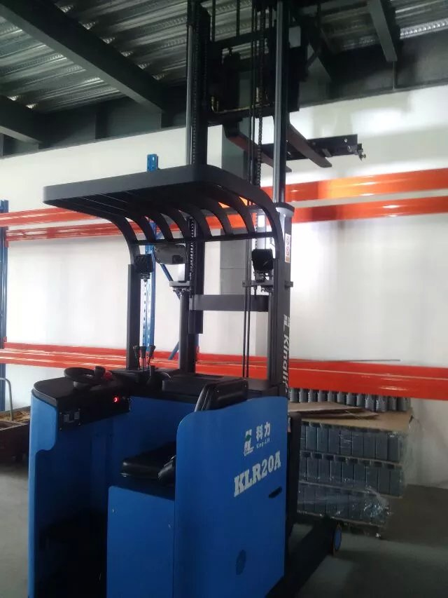 南通萬寧機泵設(shè)備有限公司專業(yè)提供各式電動堆高車13646241598