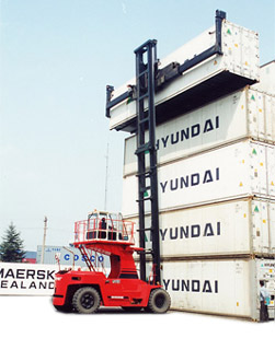 大連21噸五層空箱作業(yè)叉車 FD210